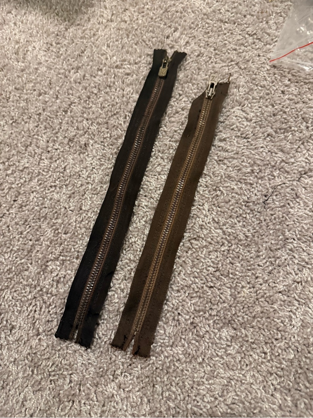Louis Vuitton vintage Zippers size 5 B52